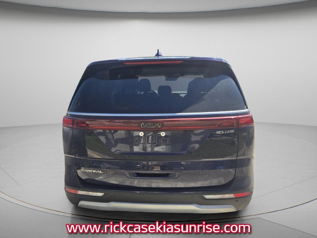 Used 2024 Kia Carnival LX FWD image 6