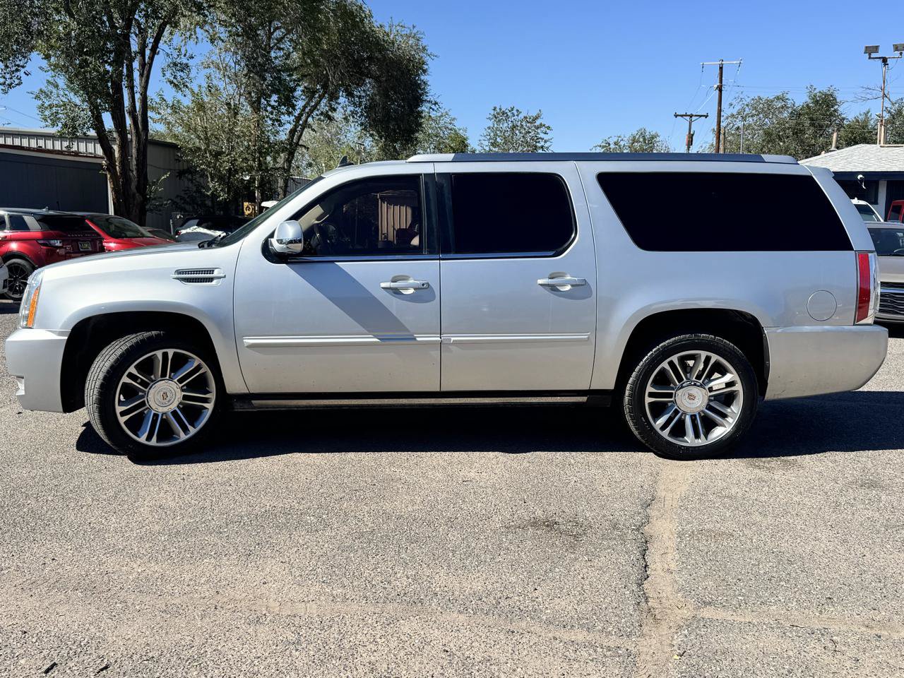 Used 2013 Cadillac Escalade ESV Premium AWD/4WD image 4