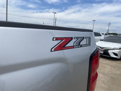 Used 2018 Chevrolet Silverado 2500 LTZ w/ Vortec Plus Package AWD/4WD image 12