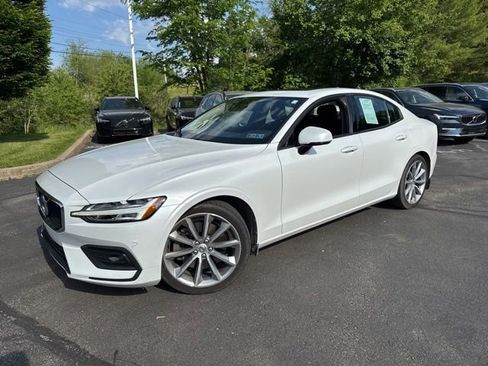 Used 2021 Volvo S60 T6 Momentum w/ Premium Package AWD/4WD image 1
