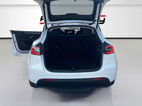 Used 2025 Tesla Model Y Long Range AWD/4WD image 26