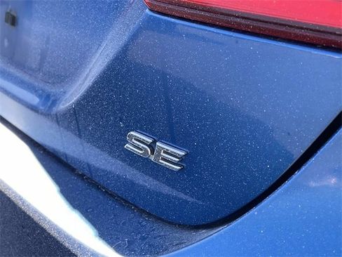 Used 2019 Toyota Camry SE image 9