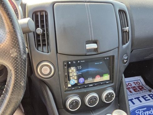 Used 2016 Nissan 370Z w/ Sport Package image 14