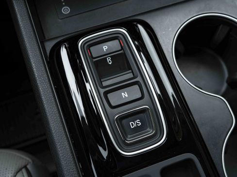 Certified 2025 Honda Pilot Elite image 30