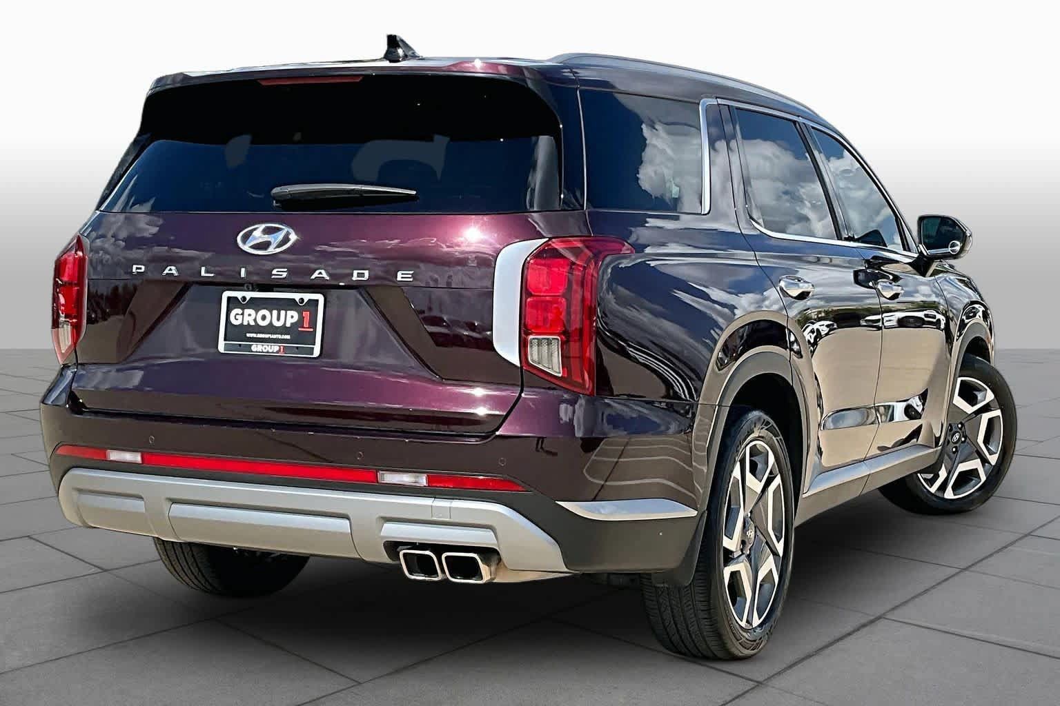 Used 2024 Hyundai Palisade SEL w/ Premium Package FWD image 12