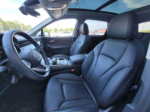 Used 2023 Audi Q7 2.0T Premium w/ Convenience Package AWD/4WD image 11