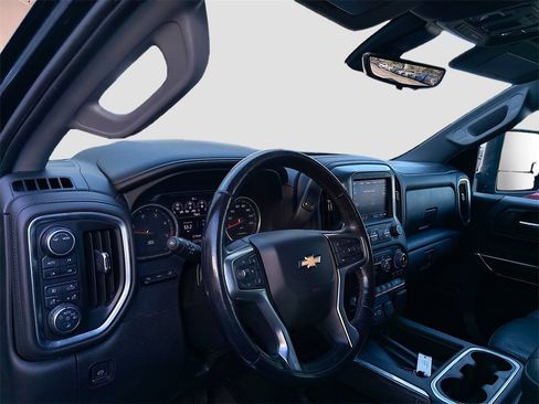Used 2022 Chevrolet Silverado 2500 LTZ w/ LTZ Premium Package image 9