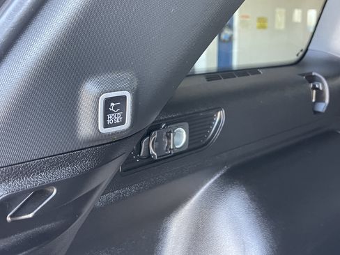 Used 2023 Jeep Grand Cherokee Altitude AWD/4WD image 16