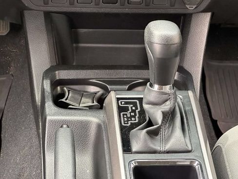 Used 2017 Toyota Tacoma SR5 w/ Tow Package RWD image 25