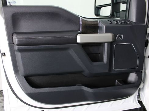 Used 2022 Ford F450 Lariat w/ Lariat Ultimate Package image 17