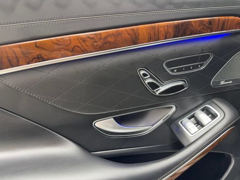 Used 2014 Mercedes-Benz S 550 Sedan w/ Sport Package image 39