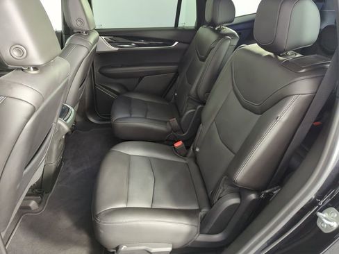 Used 2025 Cadillac XT6 Premium Luxury AWD/4WD image 29