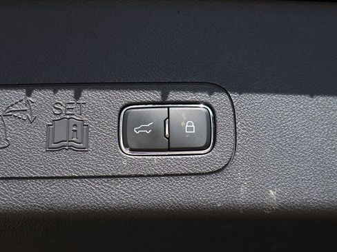 Used 2025 Lincoln Aviator AWD image 21