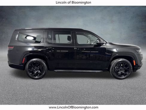 Used 2024 Jeep Wagoneer Series II AWD/4WD image 7