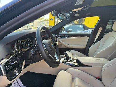 Used 2019 BMW 530i xDrive w/ Convenience Package AWD/4WD image 18