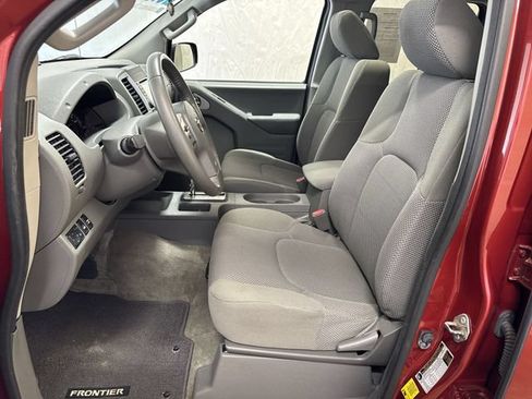 Used 2016 Nissan Frontier SV w/ SV Value Truck Package AWD/4WD image 10