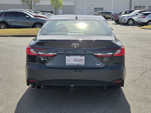Used 2025 Toyota Camry SE image 10