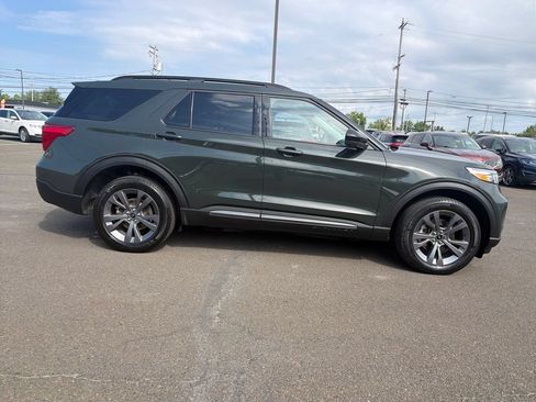 Used 2024 Ford Explorer XLT w/ Equipment Group 202A AWD/4WD image 6