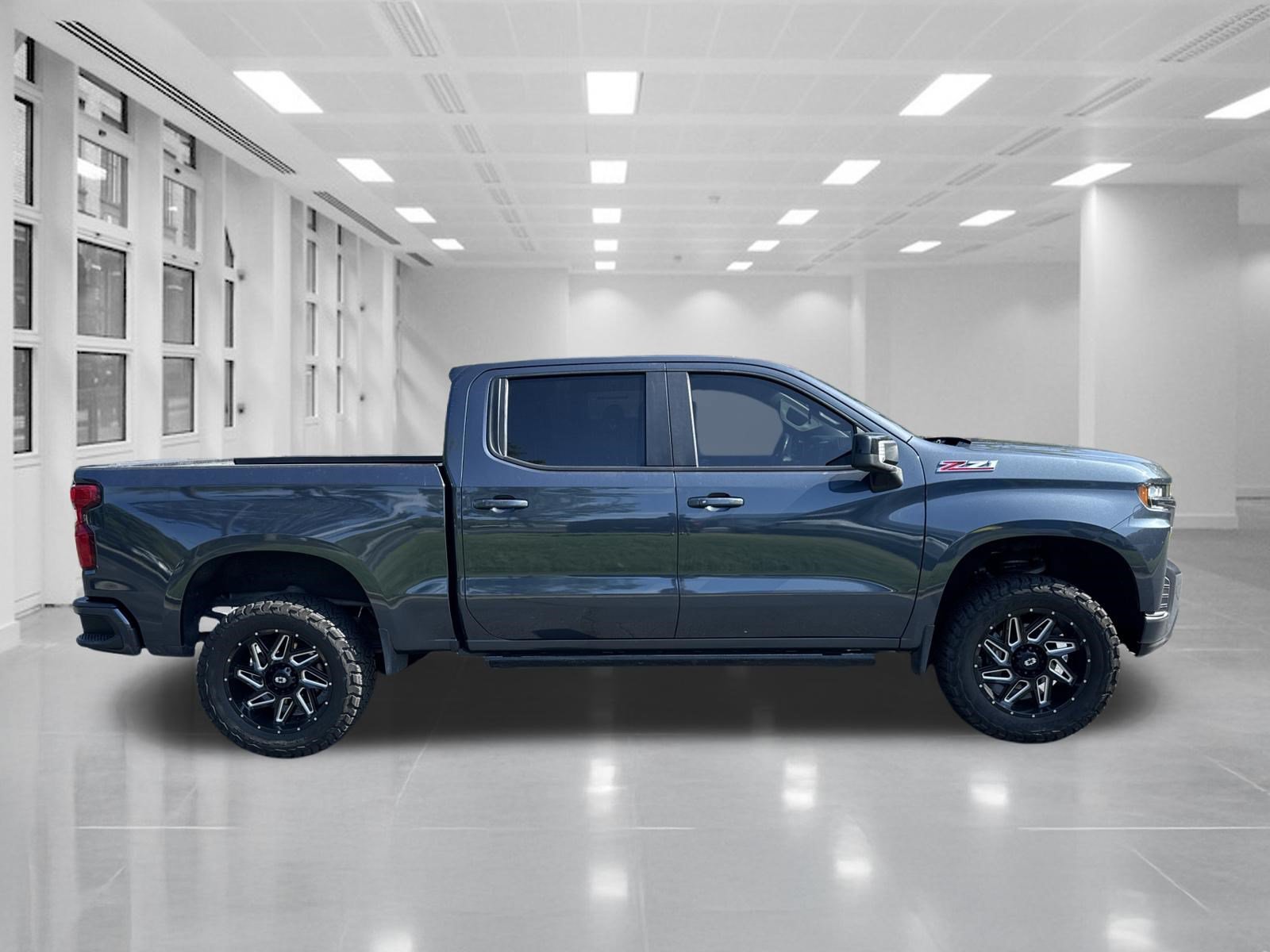 Used 2022 Chevrolet Silverado 1500 RST w/ Safety Package AWD/4WD image 4