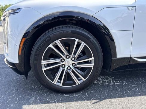 Certified 2024 Cadillac Lyriq Luxury AWD/4WD image 12