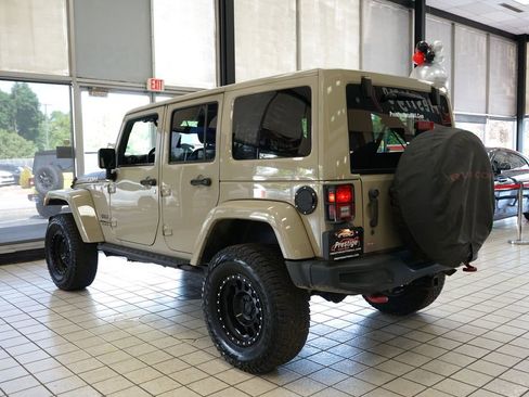 Used 2017 Jeep Wrangler Unlimited Rubicon AWD/4WD image 4