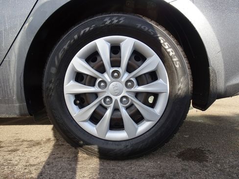 Used 2021 Kia Forte FE image 25