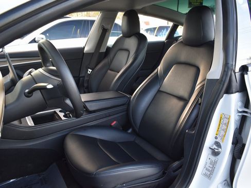 Used 2022 Tesla Model 3 Long Range image 11