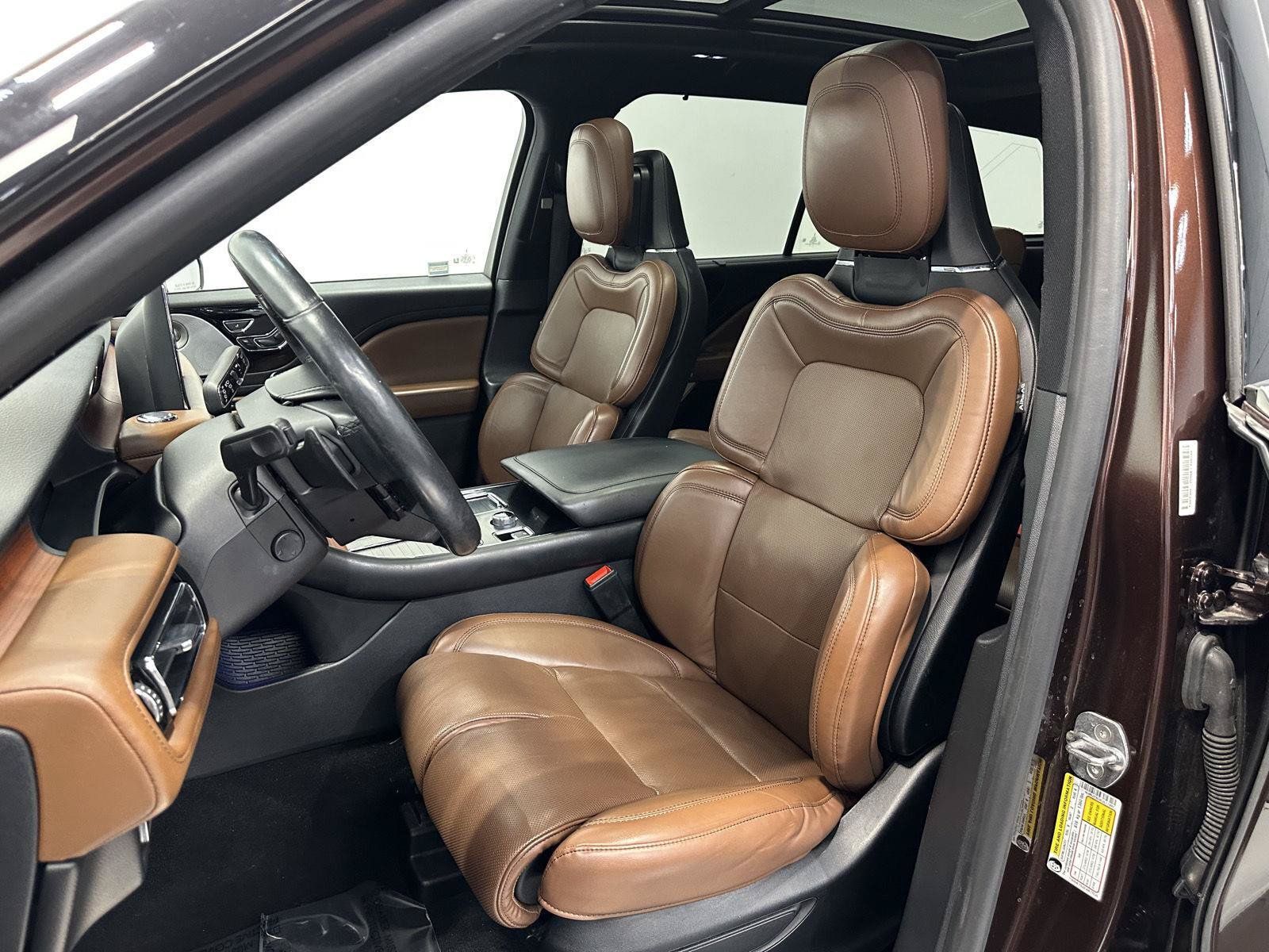 Used 2020 Lincoln Aviator Reserve w/ Equipment Group 202A AWD/4WD image 12