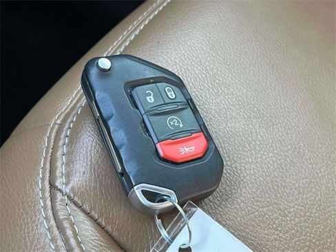 Used 2021 Jeep Wrangler Unlimited Rubicon image 37