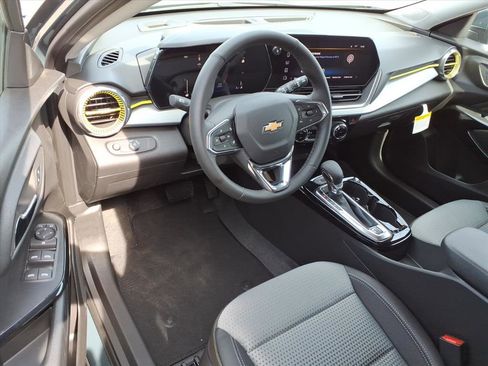 New 2026 Chevrolet Trax LT w/ Driver Confidence Package image 8