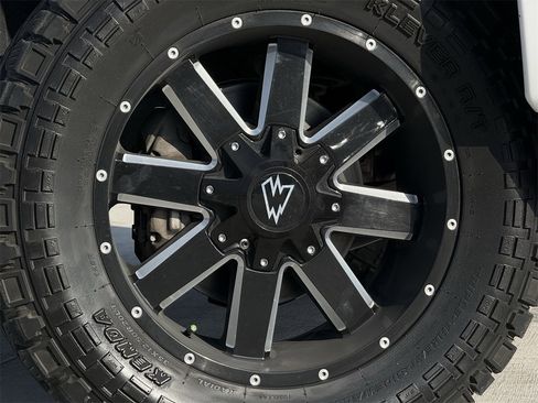 Used 2022 Chevrolet Silverado 1500 RST w/ Convenience Package II image 9