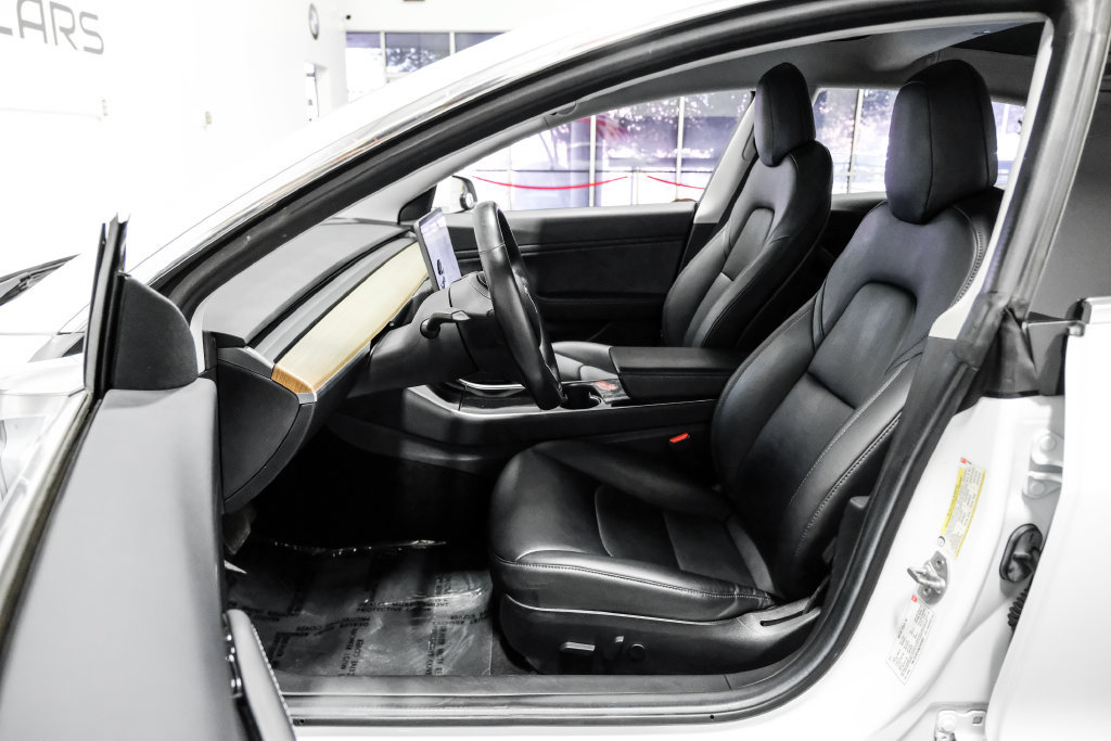 Used 2018 Tesla Model 3 Long Range RWD image 4