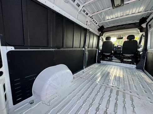Used 2026 RAM ProMaster 2500 w/ Convenience Group FWD image 28