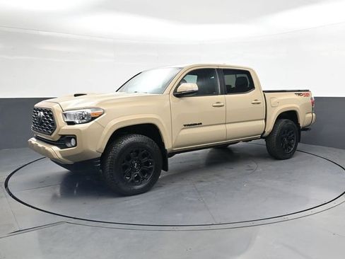 Used 2020 Toyota Tacoma TRD Sport AWD/4WD image 8