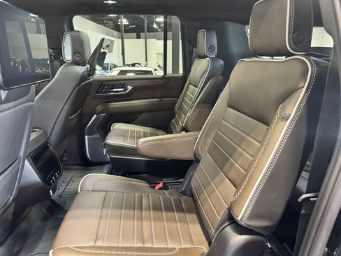 Used 2025 GMC Yukon XL Denali Ultimate image 16