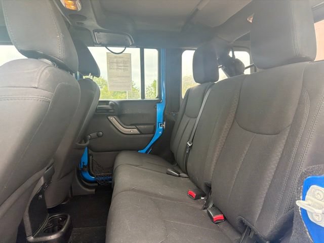 Used 2015 Jeep Wrangler Unlimited Sport w/ Connectivity Group AWD/4WD image 12