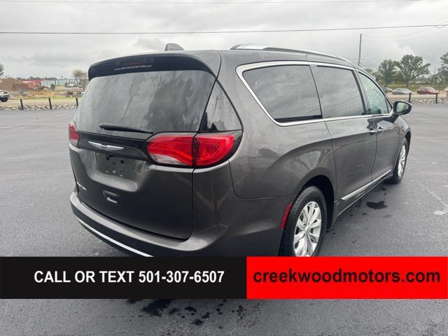 Used 2019 Chrysler Pacifica Touring-L FWD image 4