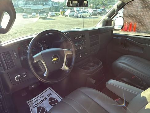Used 2017 Chevrolet Express 3500 LS RWD image 18