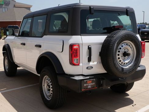New 2026 Ford Bronco 4-Door AWD/4WD image 6