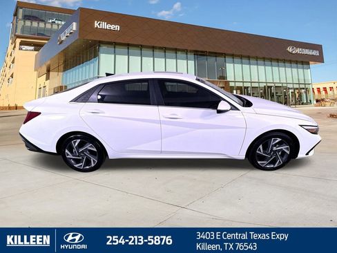 New 2025 Hyundai Elantra Limited image 9