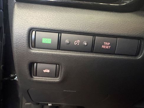 Used 2024 Nissan Sentra SV FWD image 22