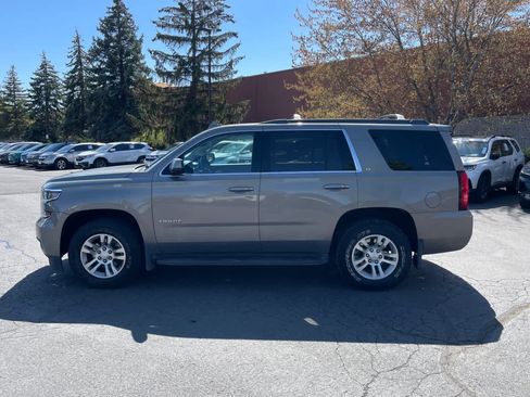 Used 2017 Chevrolet Tahoe LT w/ Luxury Package AWD/4WD image 2