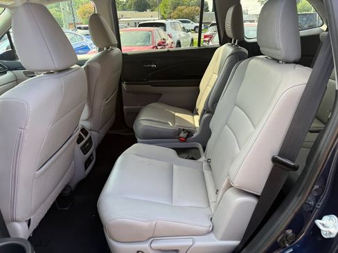 Used 2022 Honda Pilot Touring image 19