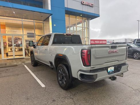 Used 2025 GMC Sierra 2500 AT4 w/ AT4 Premium Plus Package AWD/4WD image 4