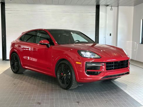 Certified 2025 Porsche Cayenne GTS image 8