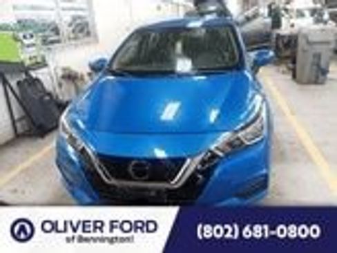 Used 2021 Nissan Versa SV FWD image 1