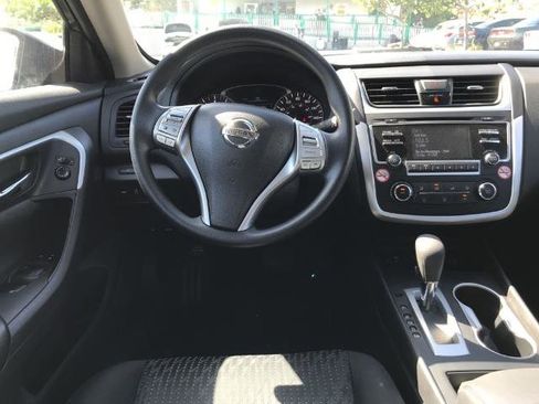 Used 2016 Nissan Altima 2.5 S w/ Power Driver Seat Package image 11