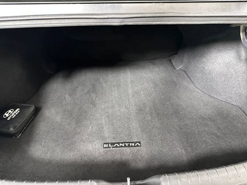 Used 2023 Hyundai Elantra SE image 26