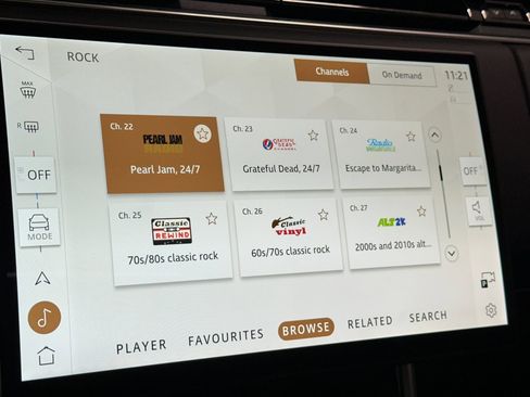 New 2026 Land Rover Range Rover SE image 18