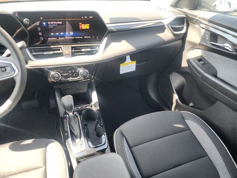 New 2025 Chevrolet TrailBlazer LT w/ Convenience Package FWD image 19